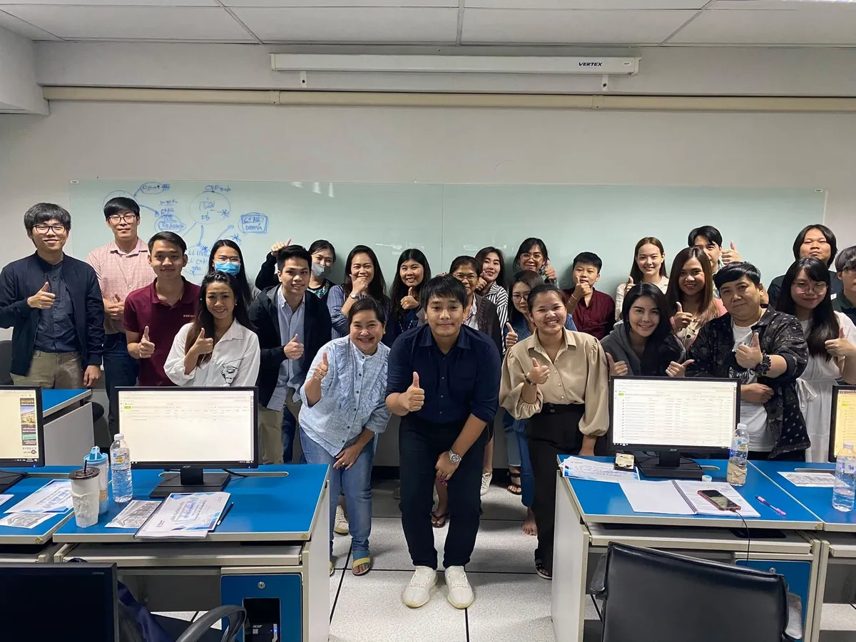 ภาพบรรยากาศอบรมคอร์ส Facebook Ads and Marketing รุ่น 25