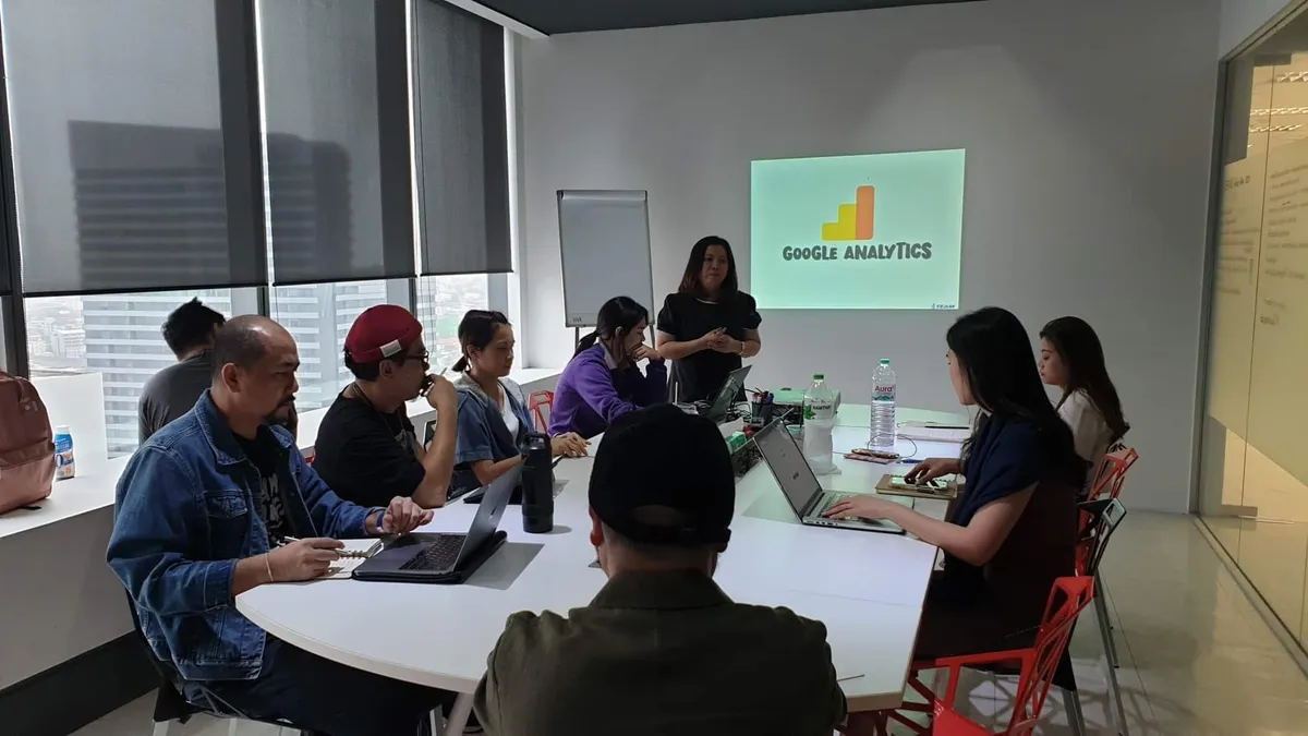 ภาพบรรยากาศการอบรมหลักสูตร Advanced Digital Marketing ที่ว�ีวาครีเอทีฟสตูดิโอ